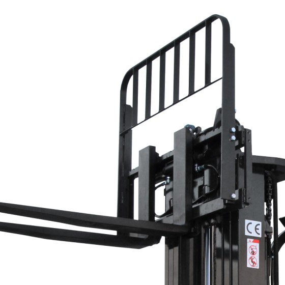 Электрический погрузчик YETT CPD15-A3LIH4-M-M400-3W Электрический погрузчик YETT CPD15-A3LIH4-M-M400-3W