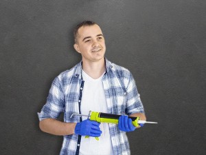 Пистолеты для герметиков и клеёв: ручные и электрические — когда выбирать профессиональный