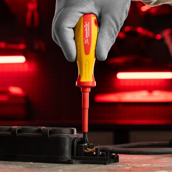 Отвертка Insulated, PH1 x 75 мм, CrMo, до 1000 В, двухкомпонентная рукоятка Matrix Professional 12926