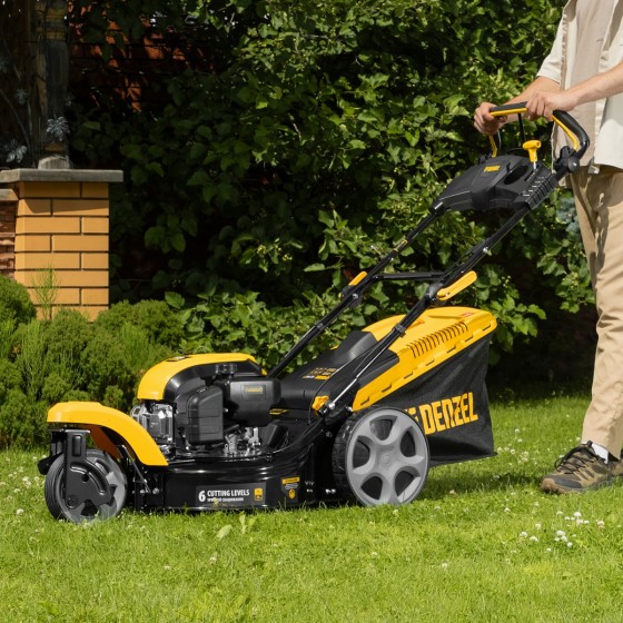 Бензиновая газонокосилка GLT-460SP-T, Trike 149 см3, 46 см, привод, панель, 60л Denzel  58810
