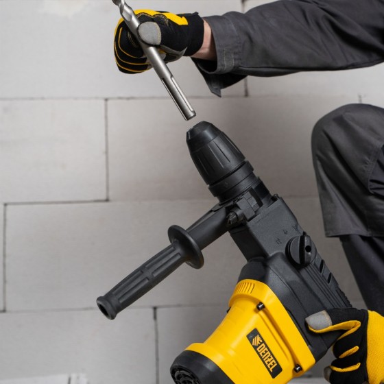 Перфоратор электрический RHVB-1300-40, SDS-Max, 1300 Вт, 10 Дж, 2 реж. Denzel 26621 Перфоратор электрический RHVB-1300-40, SDS-Max, 1300 Вт, 10 Дж, 2 реж. Denzel 26621