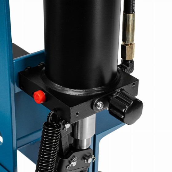 Пресс гидравлический с манометром и педалью, 30 т Stels 52316