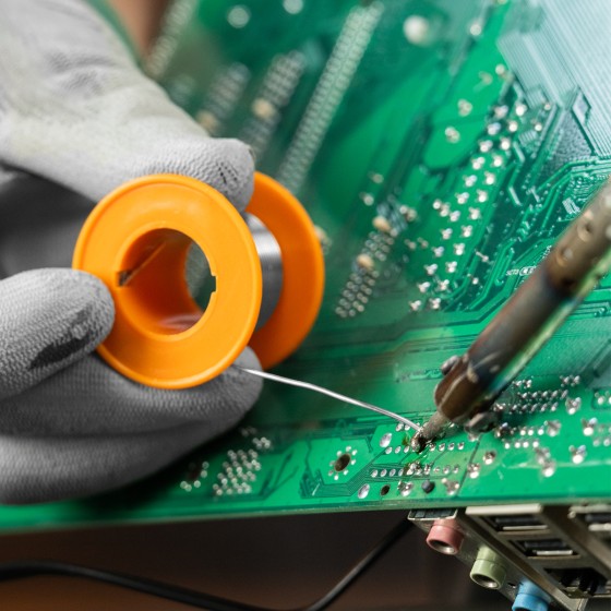 Припой Sn60Pb40, D 1 мм, 50 г, на пластмассовой катушке Sparta 913335 Припой Sn60Pb40, D 1 мм, 50 г, на пластмассовой катушке Sparta 913335
