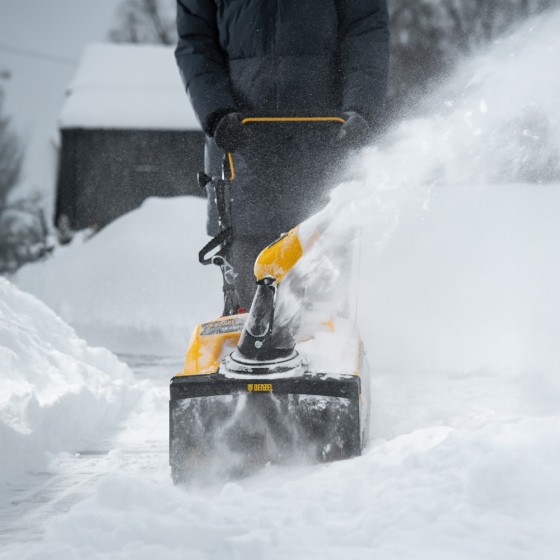 Бензиновая снегоуборочная машина SB 460 Sled, 99cc, лыжи ручной старт Denzel 97648