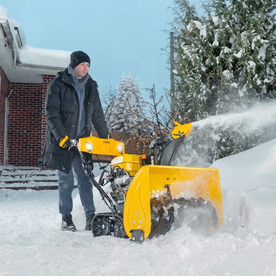 Бензиновая снегоуборочная машина SBL 711DT PRO, 420cc, гусеницы, эл.старт, блок. дифф. Denzel 97656 Бензиновая снегоуборочная машина SBL 711DT PRO, 420cc, гусеницы, эл.старт, блок. дифф. Denzel 97656