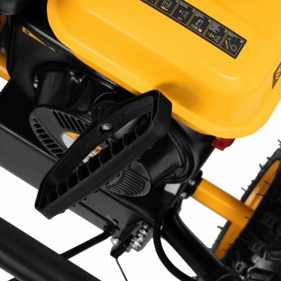 Бензиновая снегоуборочная машина SBM 610, 212 cc, ручной старт, фара Denzel 97653 Бензиновая снегоуборочная машина SBM 610, 212 cc, ручной старт, фара Denzel 97653