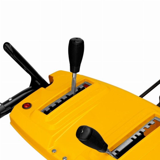 Бензиновая снегоуборочная машина SBM 610S PRO, 212 cc, электростартер, фара, обогрев Denzel 97654 Бензиновая снегоуборочная машина SBM 610S PRO, 212 cc, электростартер, фара, обогрев Denzel 97654