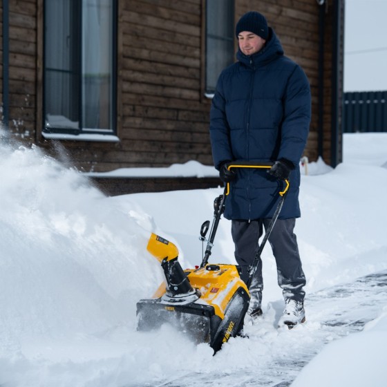 Бензиновая снегоуборочная машина SB 460 Sled, 99cc, лыжи ручной старт Denzel 97648