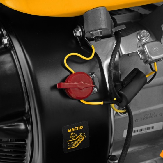 Бензиновая снегоуборочная машина SBM 610, 212 cc, ручной старт, фара Denzel 97653 Бензиновая снегоуборочная машина SBM 610, 212 cc, ручной старт, фара Denzel 97653