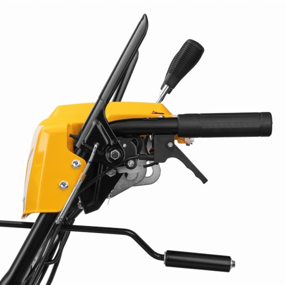 Бензиновая снегоуборочная машина SBM 610DT PRO, 212cc, гусеницы, эл.старт, блок. дифф. Denzel 97657 Бензиновая снегоуборочная машина SBM 610DT PRO, 212cc, гусеницы, эл.старт, блок. дифф. Denzel 97657