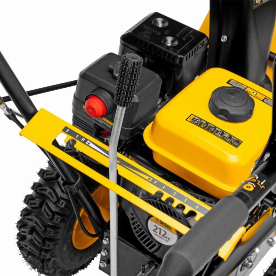Бензиновая снегоуборочная машина SB 560, 212 cc, ручной старт Denzel 97651 Бензиновая снегоуборочная машина SB 560, 212 cc, ручной старт Denzel 97651