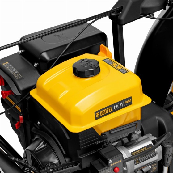 Бензиновая снегоуборочная машина SBL 711DT PRO, 420cc, гусеницы, эл.старт, блок. дифф. Denzel 97656 Бензиновая снегоуборочная машина SBL 711DT PRO, 420cc, гусеницы, эл.старт, блок. дифф. Denzel 97656