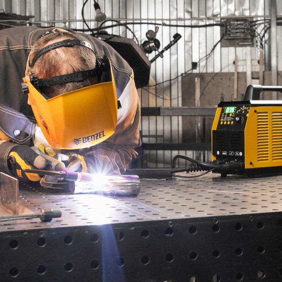 Аппарат инвертор. аргонодуговой сварки ITIG-200 DС Pulse Cold Weld, 200 А, ПВ 60% Denzel 94329
